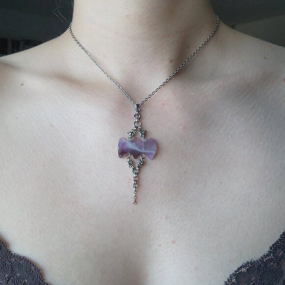 Gothic Victorian purple quartz chainmail necklace with a small silver chain - Picture 3 of 9
